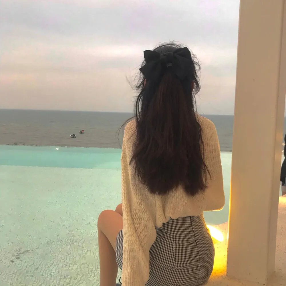 刚分手，被姐姐拉去相亲